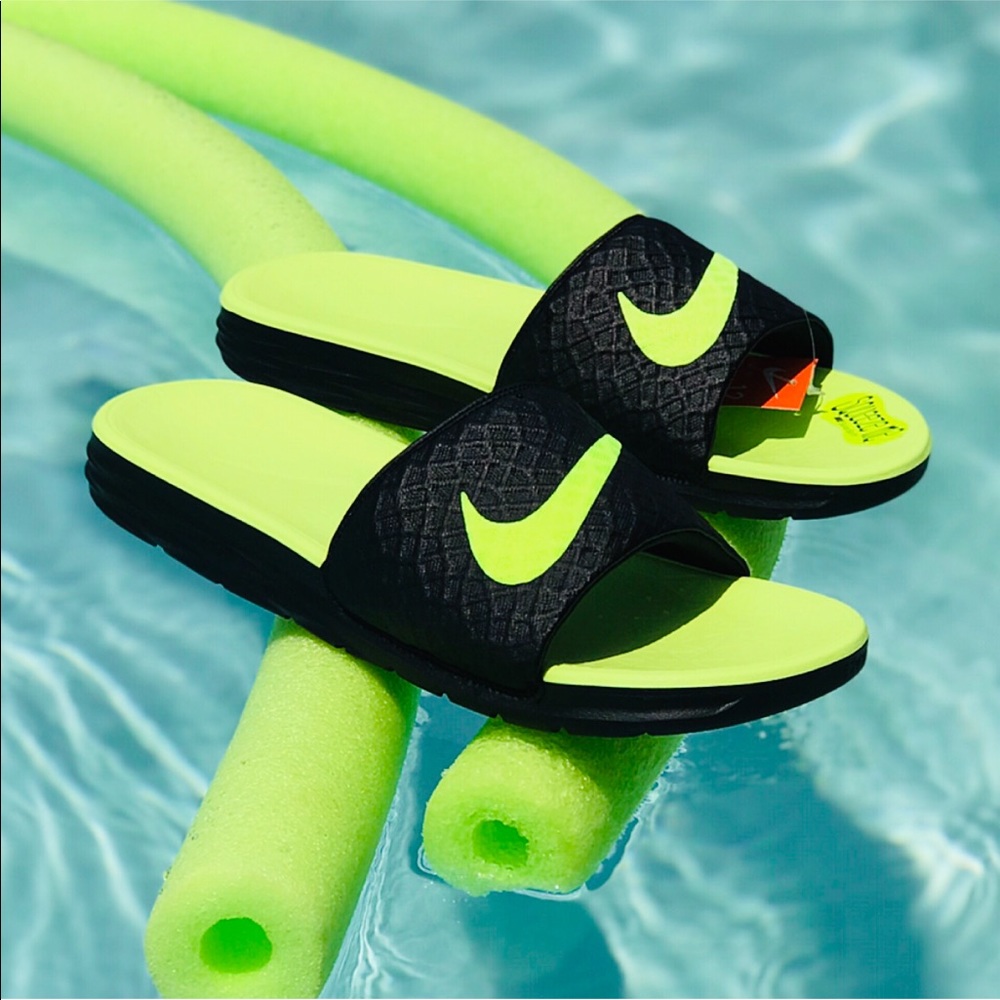 Last 5 Star rated NWT Nike Solarsoft 2 Volt Slides - Picture 8 of 8